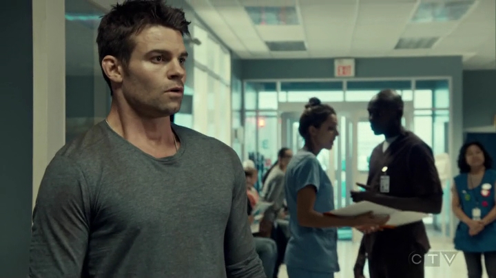 VampireDiariesWorld_dot_nl-SavingHope3x08-1597.jpg