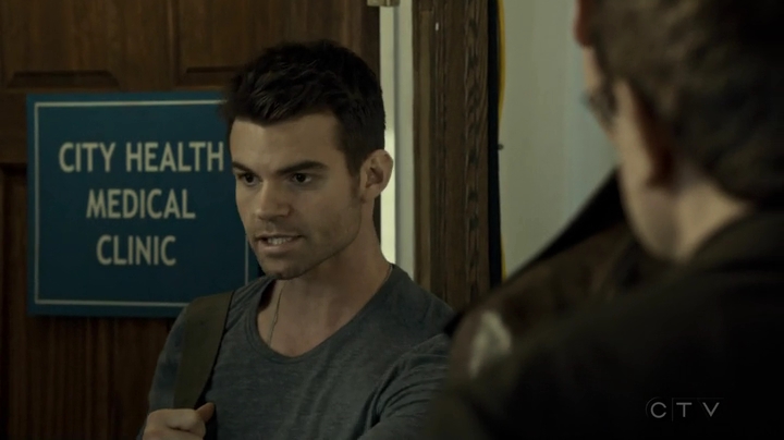 VampireDiariesWorld_dot_nl-SavingHope3x08-394.jpg