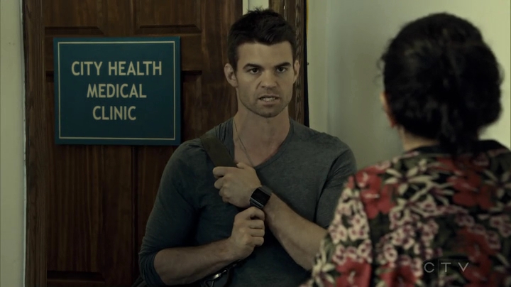 VampireDiariesWorld_dot_nl-SavingHope3x08-408.jpg