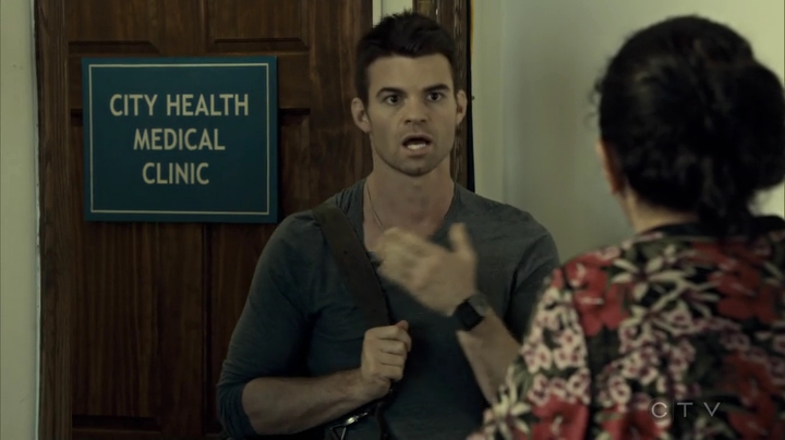 VampireDiariesWorld_dot_nl-SavingHope3x08-410.jpg