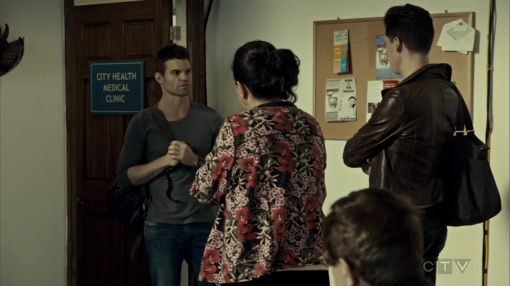 VampireDiariesWorld_dot_nl-SavingHope3x08-418.jpg