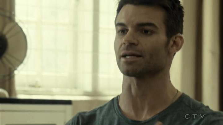 VampireDiariesWorld_dot_nl-SavingHope3x08-537.jpg