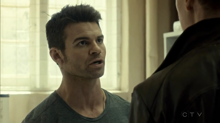 VampireDiariesWorld_dot_nl-SavingHope3x08-585.jpg