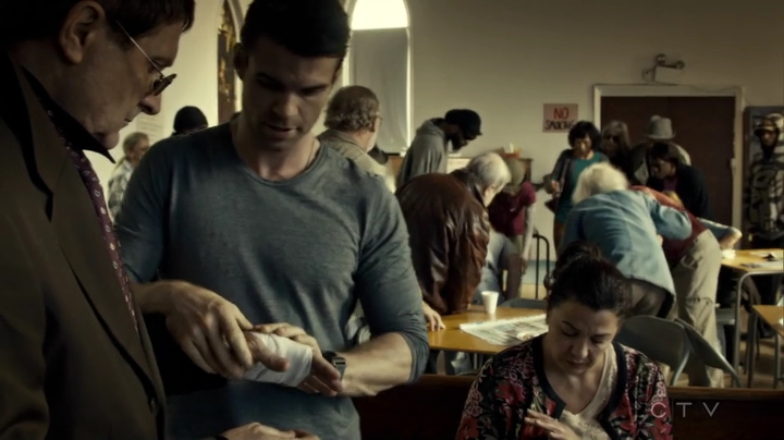 VampireDiariesWorld_dot_nl-SavingHope3x08-796.jpg