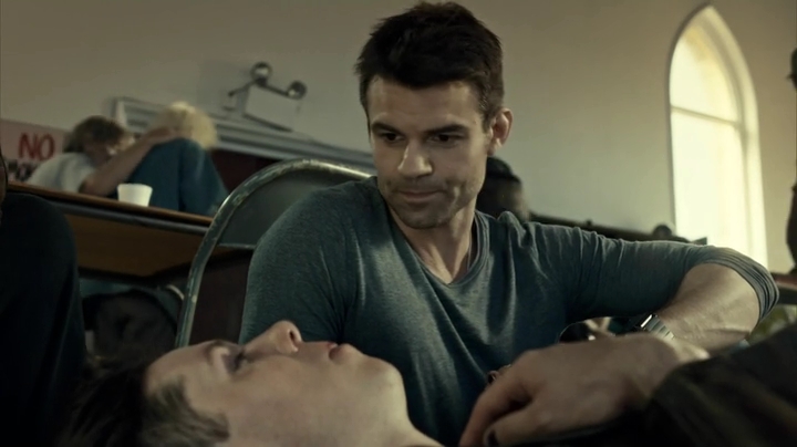 VampireDiariesWorld_dot_nl-SavingHope3x08-826.jpg