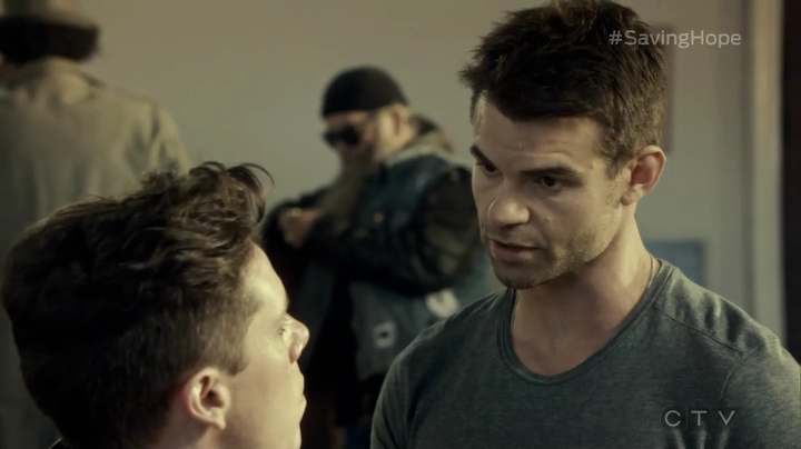 VampireDiariesWorld_dot_nl-SavingHope3x08-864.jpg