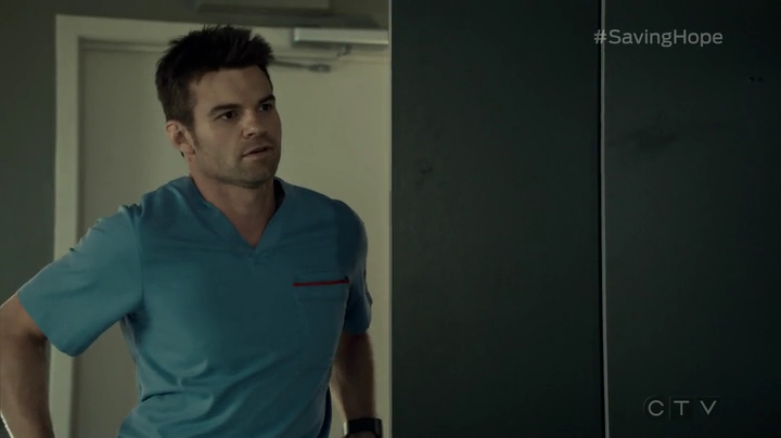 VampireDiariesWorld_dot_nl-SavingHope3x09-049.jpg