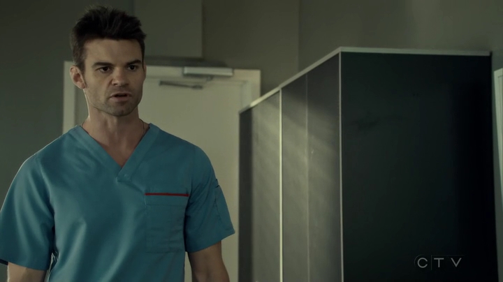 VampireDiariesWorld_dot_nl-SavingHope3x09-062.jpg