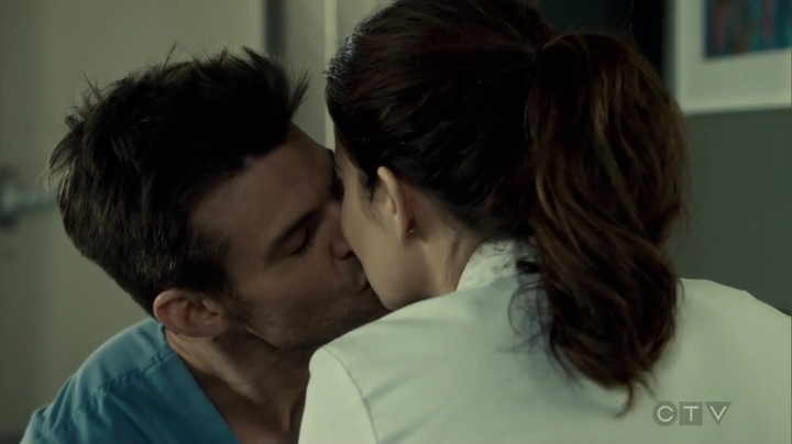 VampireDiariesWorld_dot_nl-SavingHope3x09-084.jpg