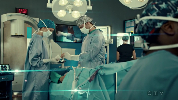 VampireDiariesWorld_dot_nl-SavingHope3x09-1204.jpg