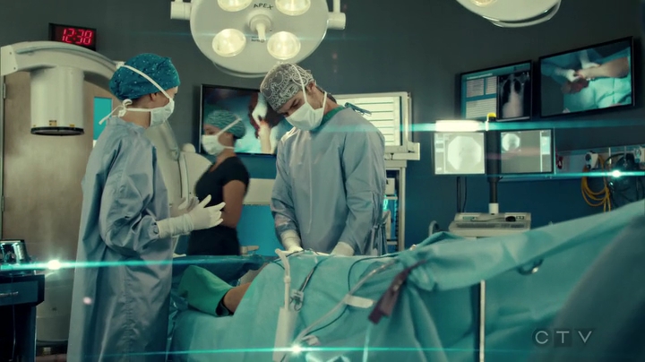 VampireDiariesWorld_dot_nl-SavingHope3x09-1214.jpg