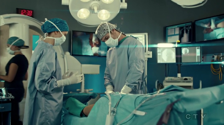 VampireDiariesWorld_dot_nl-SavingHope3x09-1215.jpg