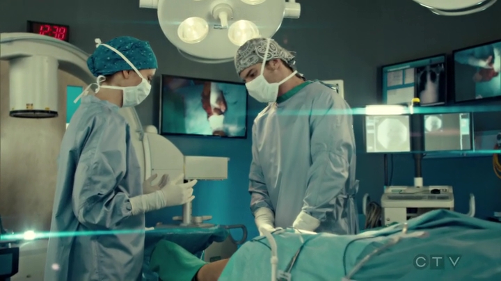 VampireDiariesWorld_dot_nl-SavingHope3x09-1216.jpg