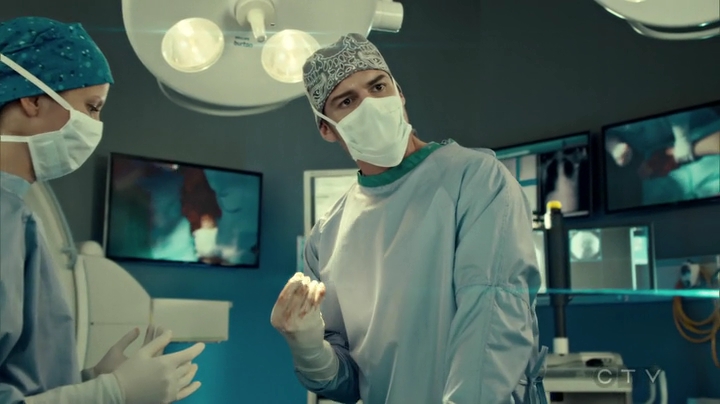 VampireDiariesWorld_dot_nl-SavingHope3x09-1219.jpg