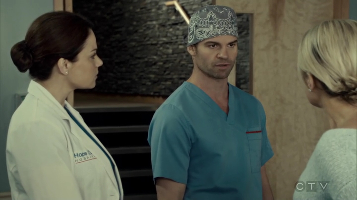 VampireDiariesWorld_dot_nl-SavingHope3x09-1380.jpg