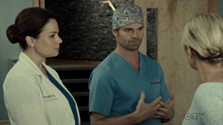 VampireDiariesWorld_dot_nl-SavingHope3x09-1386.jpg