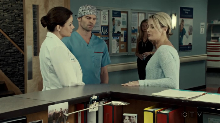 VampireDiariesWorld_dot_nl-SavingHope3x09-1407.jpg