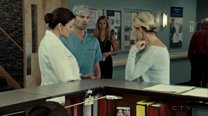 VampireDiariesWorld_dot_nl-SavingHope3x09-1411.jpg