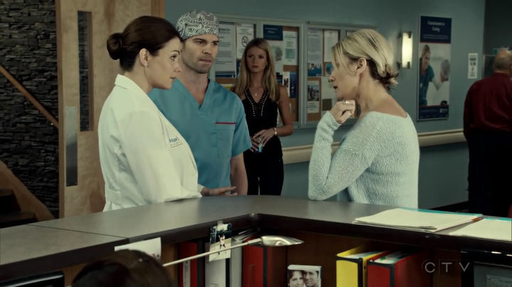 VampireDiariesWorld_dot_nl-SavingHope3x09-1412.jpg