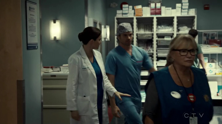 VampireDiariesWorld_dot_nl-SavingHope3x09-1462.jpg