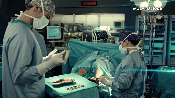 VampireDiariesWorld_dot_nl-SavingHope3x09-1591.jpg