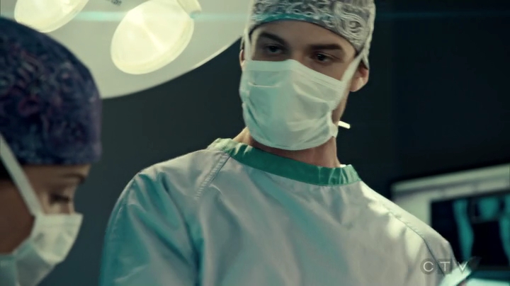 VampireDiariesWorld_dot_nl-SavingHope3x09-1723.jpg