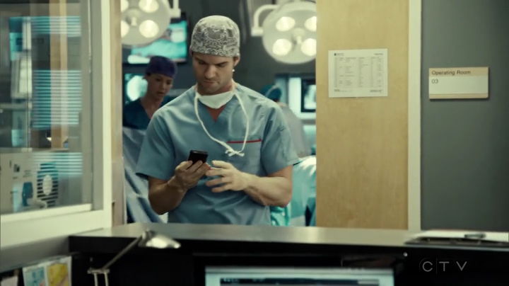 VampireDiariesWorld_dot_nl-SavingHope3x09-1975.jpg