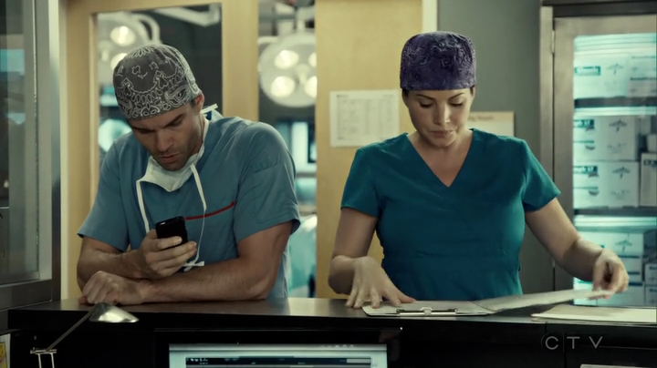 VampireDiariesWorld_dot_nl-SavingHope3x09-1980.jpg