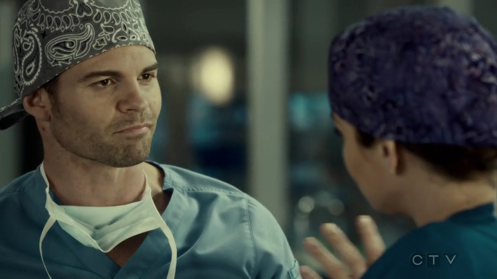 VampireDiariesWorld_dot_nl-SavingHope3x09-2021.jpg