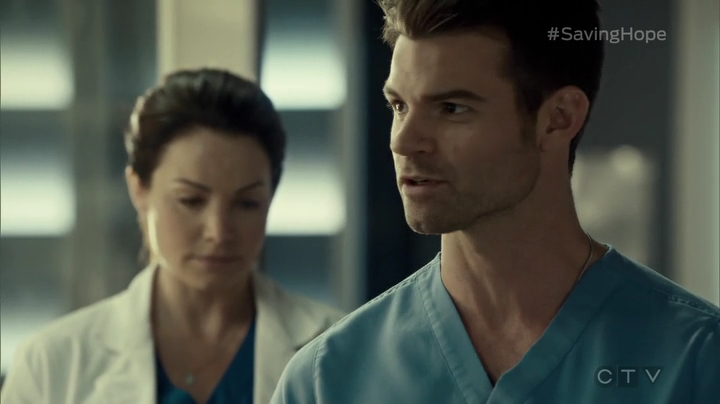 VampireDiariesWorld_dot_nl-SavingHope3x09-2075.jpg