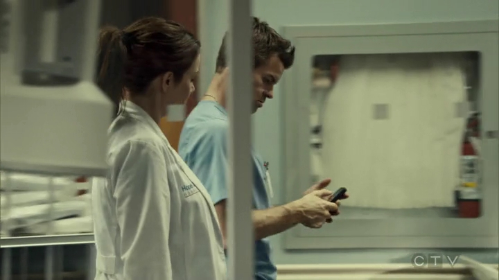 VampireDiariesWorld_dot_nl-SavingHope3x09-248.jpg