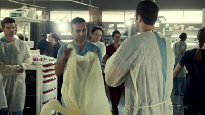 VampireDiariesWorld_dot_nl-SavingHope3x09-318.jpg