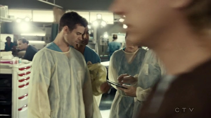 VampireDiariesWorld_dot_nl-SavingHope3x09-326.jpg