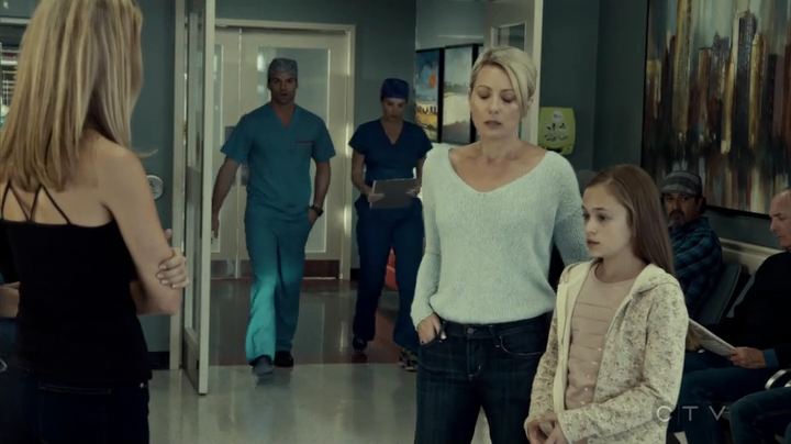 VampireDiariesWorld_dot_nl-SavingHope3x09-498.jpg