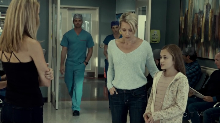 VampireDiariesWorld_dot_nl-SavingHope3x09-499.jpg