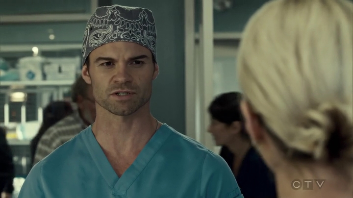 VampireDiariesWorld_dot_nl-SavingHope3x09-527.jpg