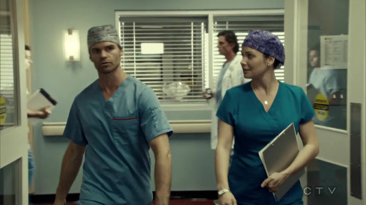 VampireDiariesWorld_dot_nl-SavingHope3x09-586.jpg