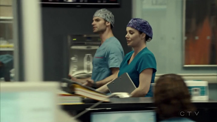 VampireDiariesWorld_dot_nl-SavingHope3x09-589.jpg