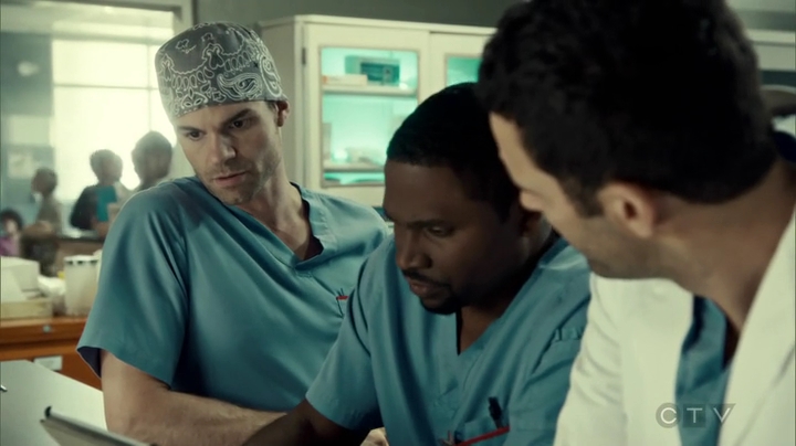 VampireDiariesWorld_dot_nl-SavingHope3x09-864.jpg