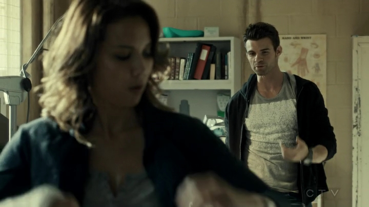 VampireDiariesWorld_dot_nl-SavingHope3x10-1446.jpg