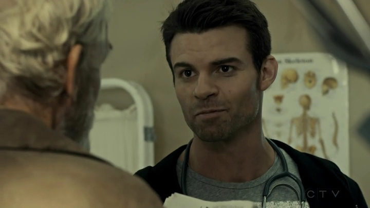 VampireDiariesWorld_dot_nl-SavingHope3x10-157.jpg