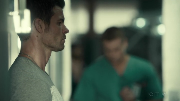 VampireDiariesWorld_dot_nl-SavingHope3x10-2081.jpg