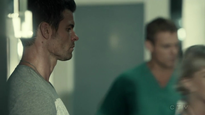 VampireDiariesWorld_dot_nl-SavingHope3x10-2083.jpg