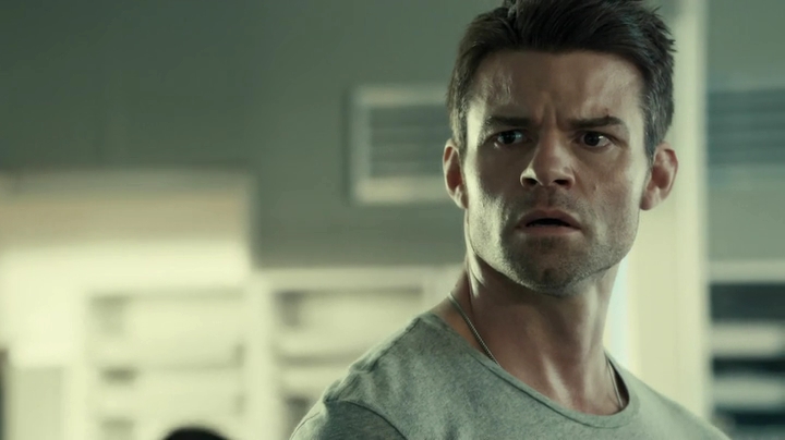 VampireDiariesWorld_dot_nl-SavingHope3x10-2161.jpg