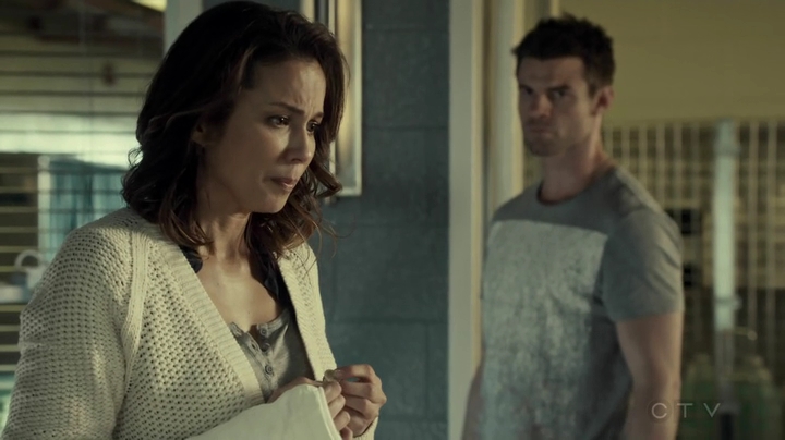 VampireDiariesWorld_dot_nl-SavingHope3x10-2301.jpg