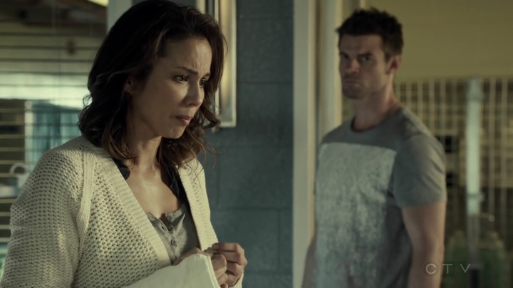 VampireDiariesWorld_dot_nl-SavingHope3x10-2305.jpg