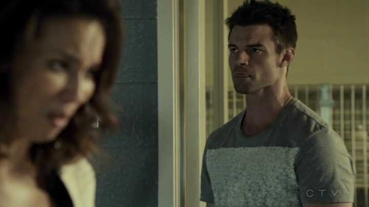 VampireDiariesWorld_dot_nl-SavingHope3x10-2314.jpg