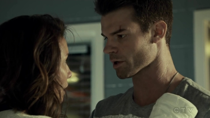 VampireDiariesWorld_dot_nl-SavingHope3x10-2338.jpg