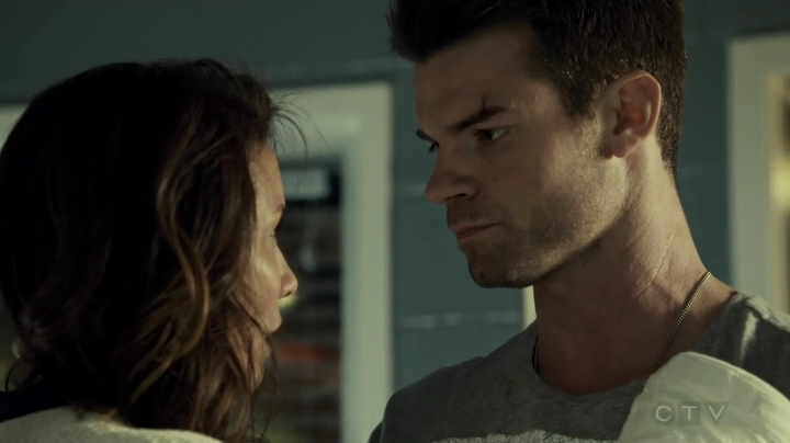 VampireDiariesWorld_dot_nl-SavingHope3x10-2339.jpg