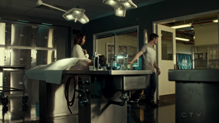 VampireDiariesWorld_dot_nl-SavingHope3x10-2341.jpg